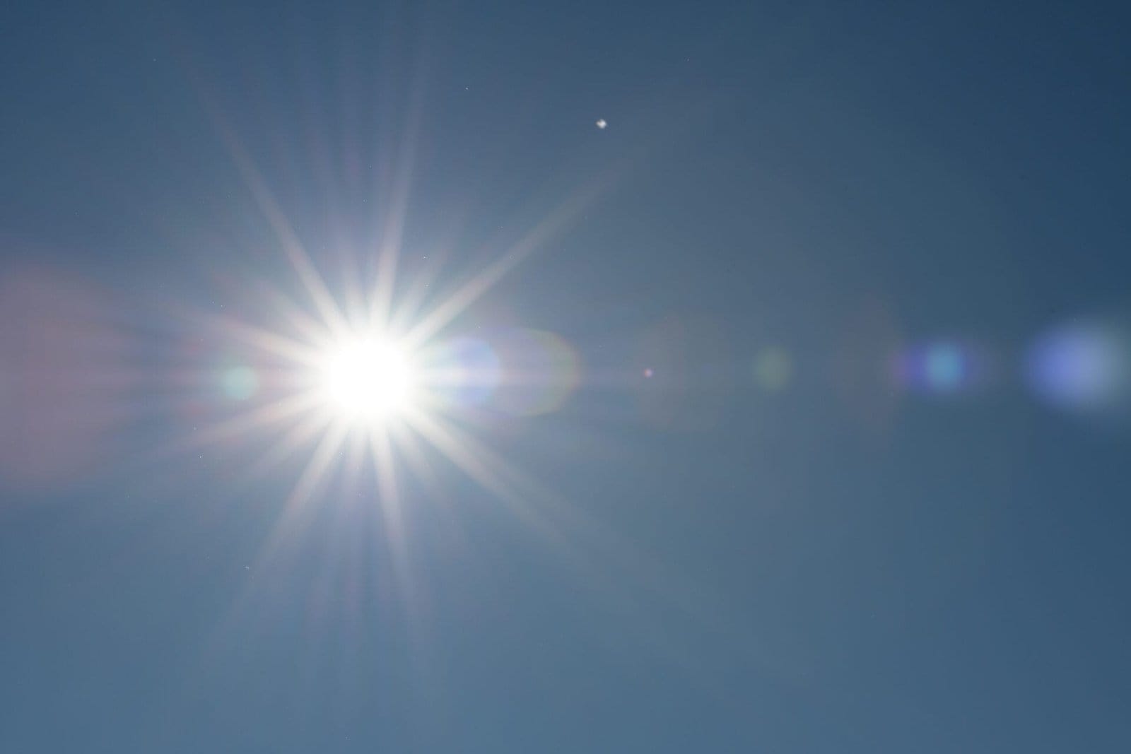 - KH Auto ApS - Integration af solenergi med elbiler - KH Auto ApS - Integration af solenergi med elbiler